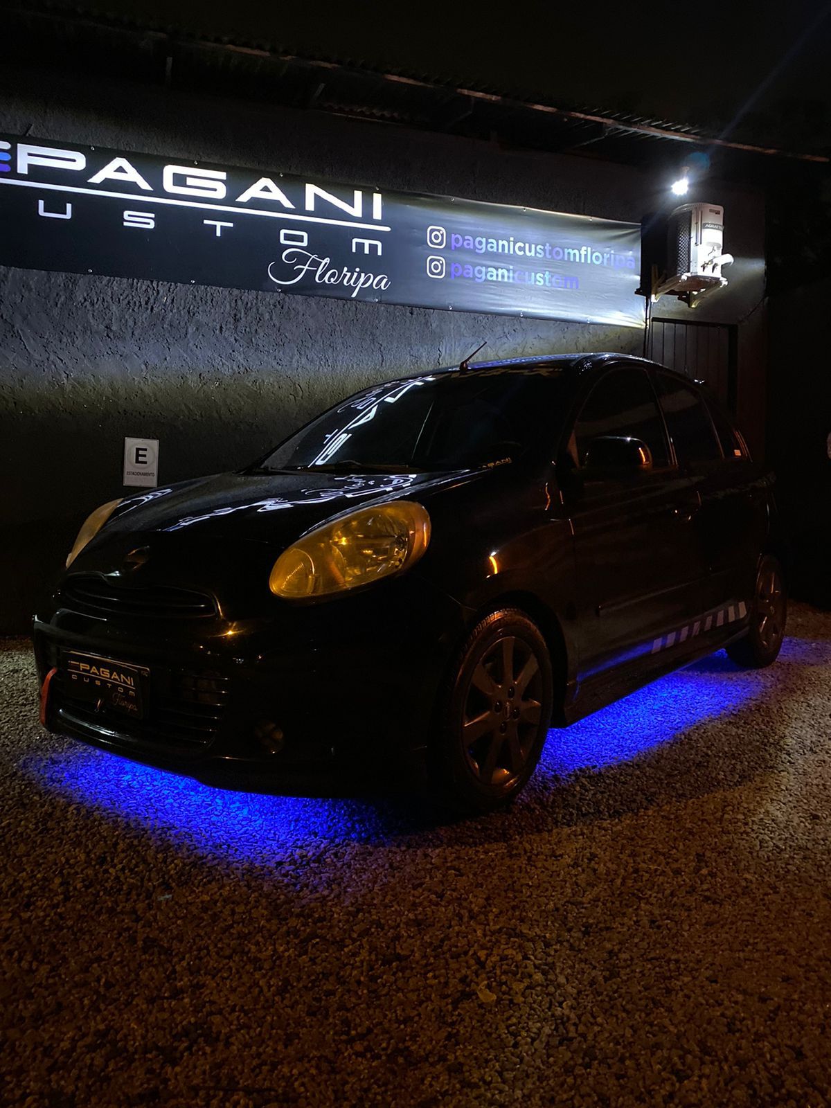 Máscara Negra Automotiva Pagani Custom